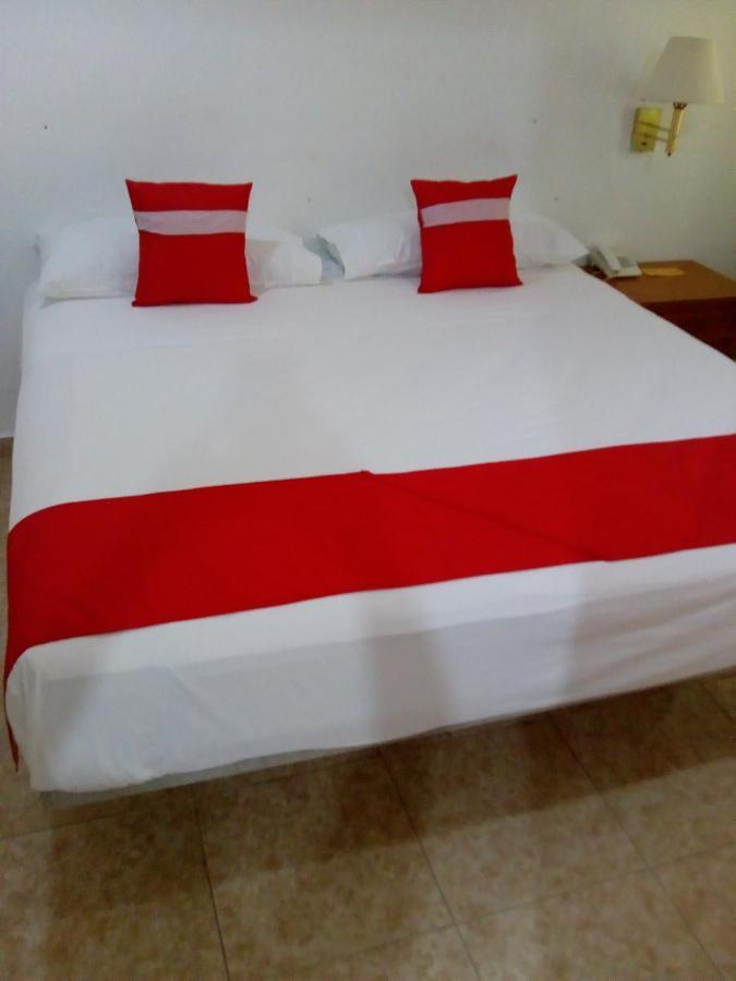Hotel Gandhi Chetumal Exteriör bild