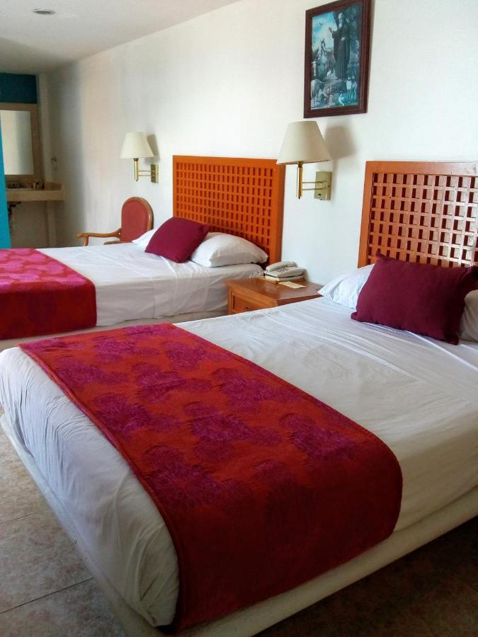 Hotel Gandhi Chetumal Exteriör bild