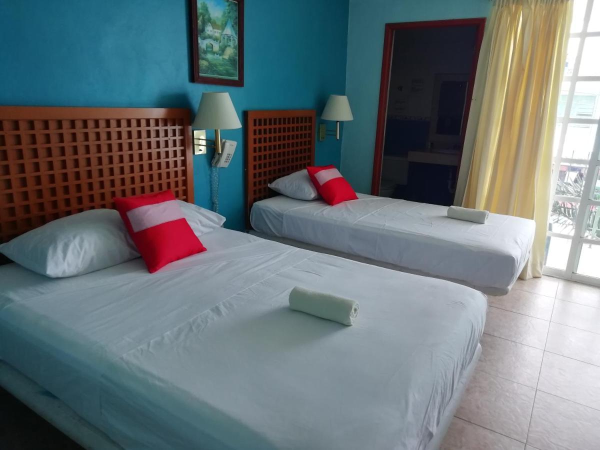 Hotel Gandhi Chetumal Exteriör bild