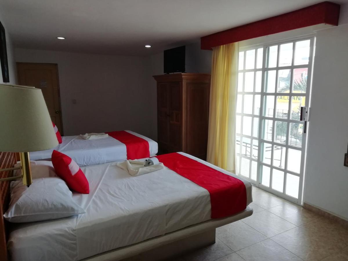 Hotel Gandhi Chetumal Exteriör bild